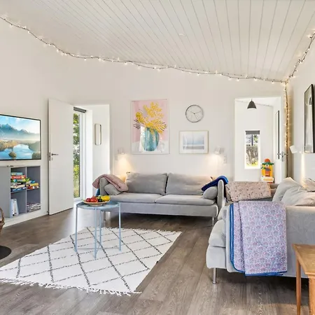 Gjorgje - 100m From The Sea By Interhome *