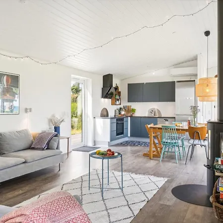 Gjorgje - 100m From The Sea By Interhome Feriehus *